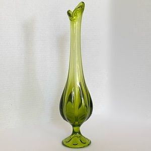 GORGEOUS Vintage MCM Viking Glass 14”+ Swung Vase Avocado Green Pedestal Base